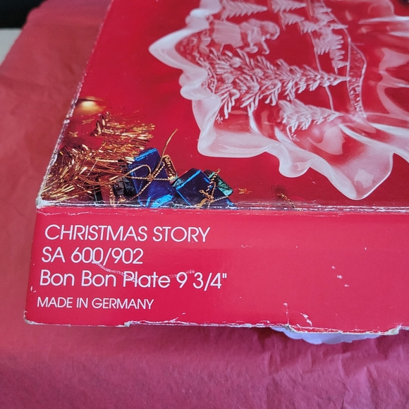 Vintage Mikasa Christmas Story Bon Bon Plate 9 3/4" - Picture 6 of 8